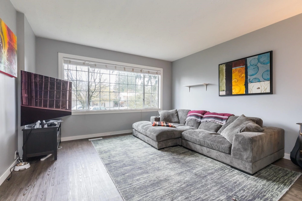 Kitchen Island Photo of 33944 Mccrimmon Drive, Abbotsford, BC
