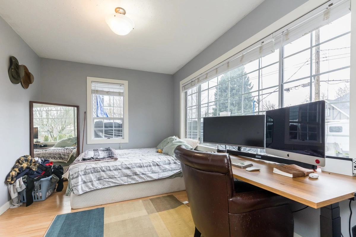 Walk-In Closet Photo of 33944 Mccrimmon Drive, Abbotsford, BC