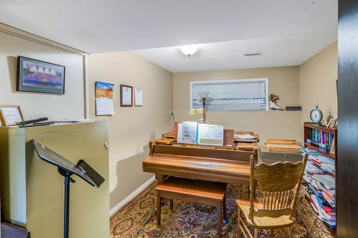 Guest Bathroom Photo of 2175 Lynden Street, Abbotsford, BC