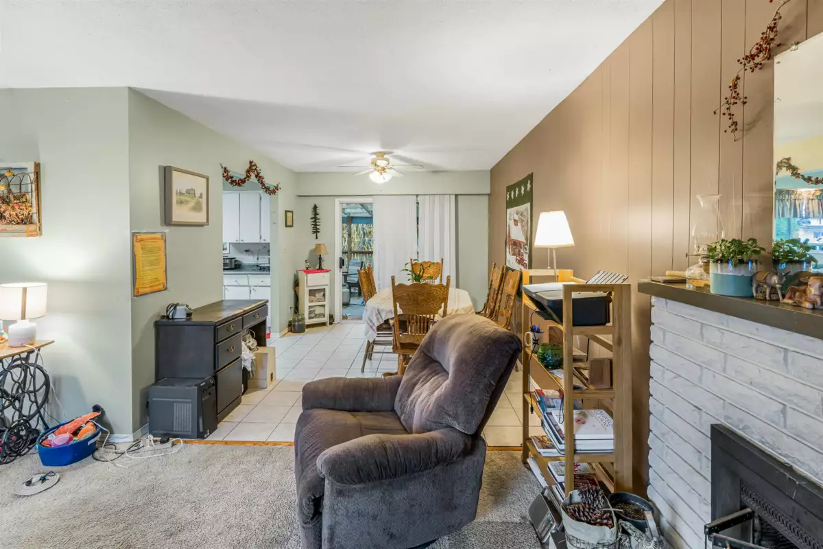 Kitchen Island Photo of 2175 Lynden Street, Abbotsford, BC