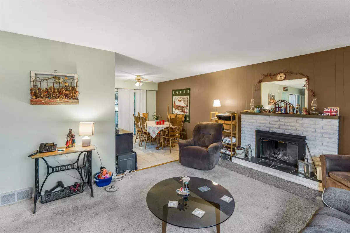 Kitchen Photo of 2175 Lynden Street, Abbotsford, BC