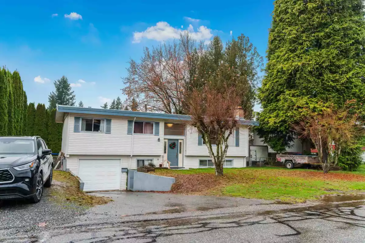 Living Room Photo of 2175 Lynden Street, Abbotsford, BC