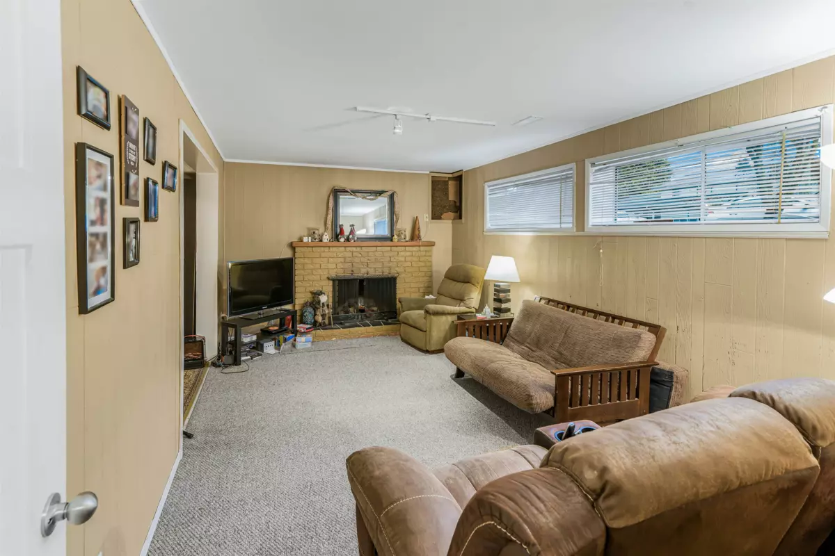 Powder Room Photo of 2175 Lynden Street, Abbotsford, BC