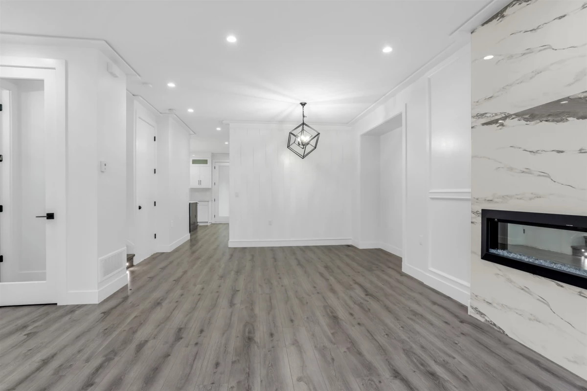 Kitchen Island Photo of 13762 112 Avenue, Surrey, BC