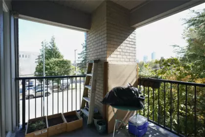 Entry Foyer Photo of 204 13339 102a Avenue, Surrey, BC