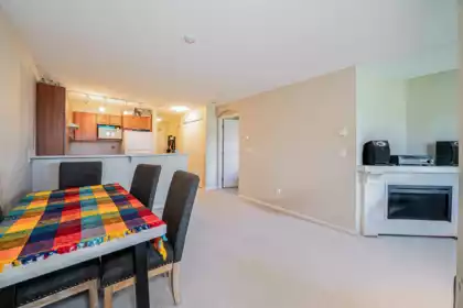 Walk-In Closet Photo of 463 9100 Ferndale Road, Richmond, BC