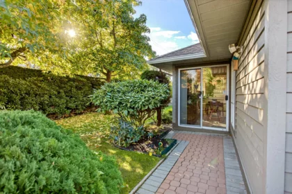 Front Yard Photo of 101 16275 15 Avenue, Surrey, BC