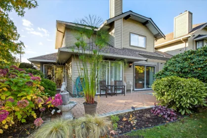 Garden / Landscaping Photo of 101 16275 15 Avenue, Surrey, BC
