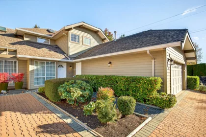 Living Room Photo of 101 16275 15 Avenue, Surrey, BC