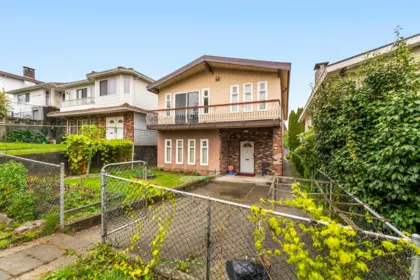 3361 William Street, Vancouver, BC, Renfrew VE — 6 bed single family residence for sale