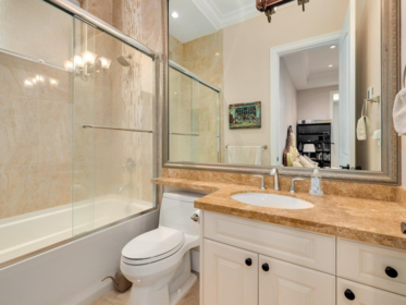 Entry Foyer Photo of 13975 28 Avenue, Surrey, BC