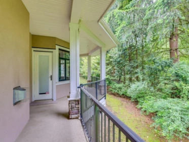 Front Yard Photo of 13975 28 Avenue, Surrey, BC
