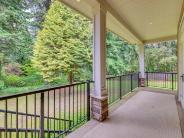 Garden / Landscaping Photo of 13975 28 Avenue, Surrey, BC