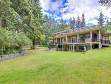 Hot Tub / Spa Photo of 13975 28 Avenue, Surrey, BC