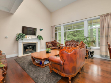 Kitchen Island Photo of 13975 28 Avenue, Surrey, BC