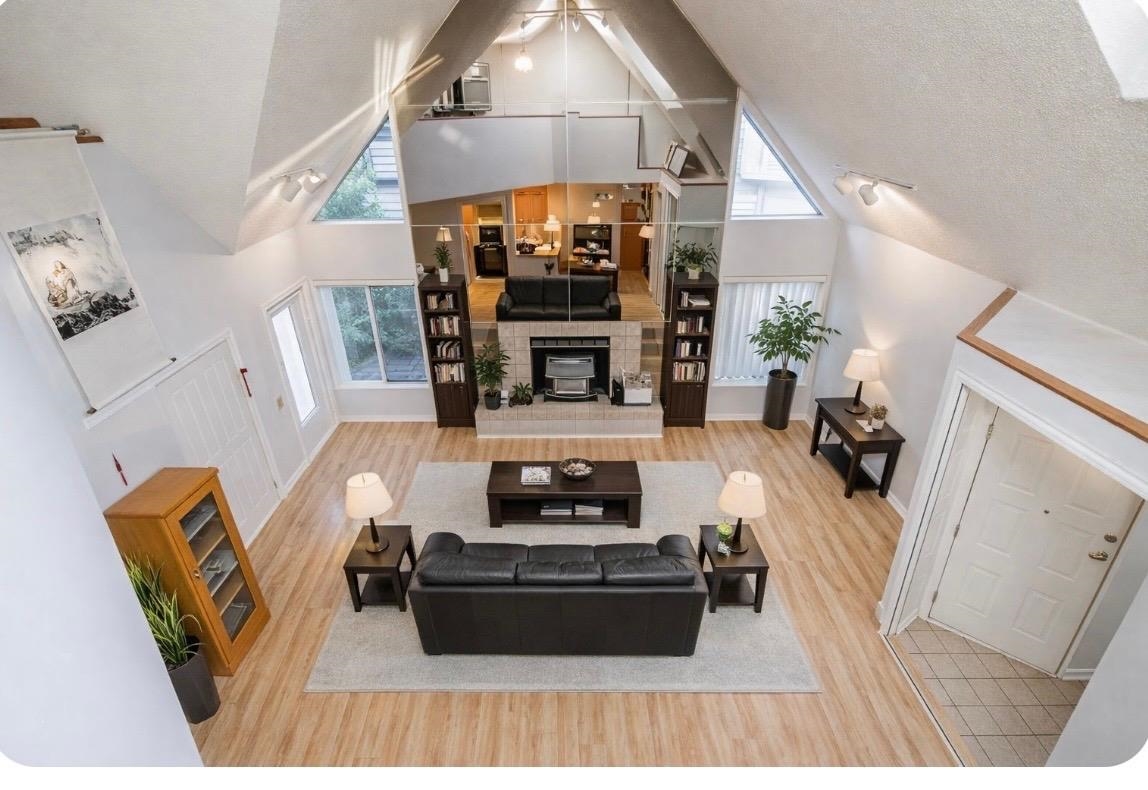 Kitchen Photo of 9 9785 152b Street, Surrey, BC