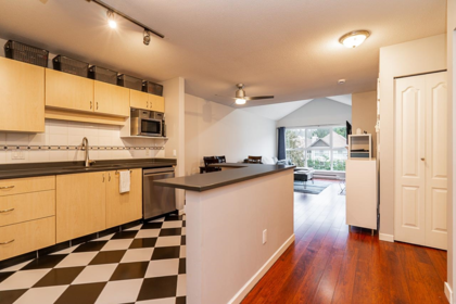 403 9668 148 Street, Surrey, BC, Surrey — Apartment/Condo for sale