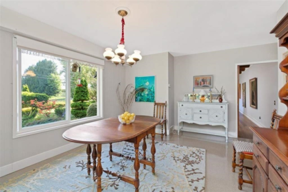 Kitchen Island Photo of 26275 24 Avenue, Langley, BC