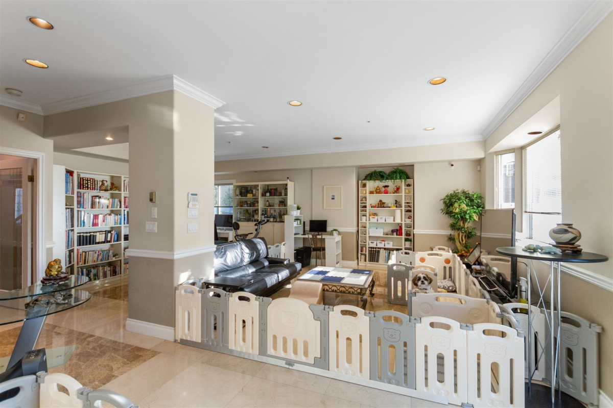 Breakfast Nook Photo of 1028 W 51st Avenue, Vancouver, BC