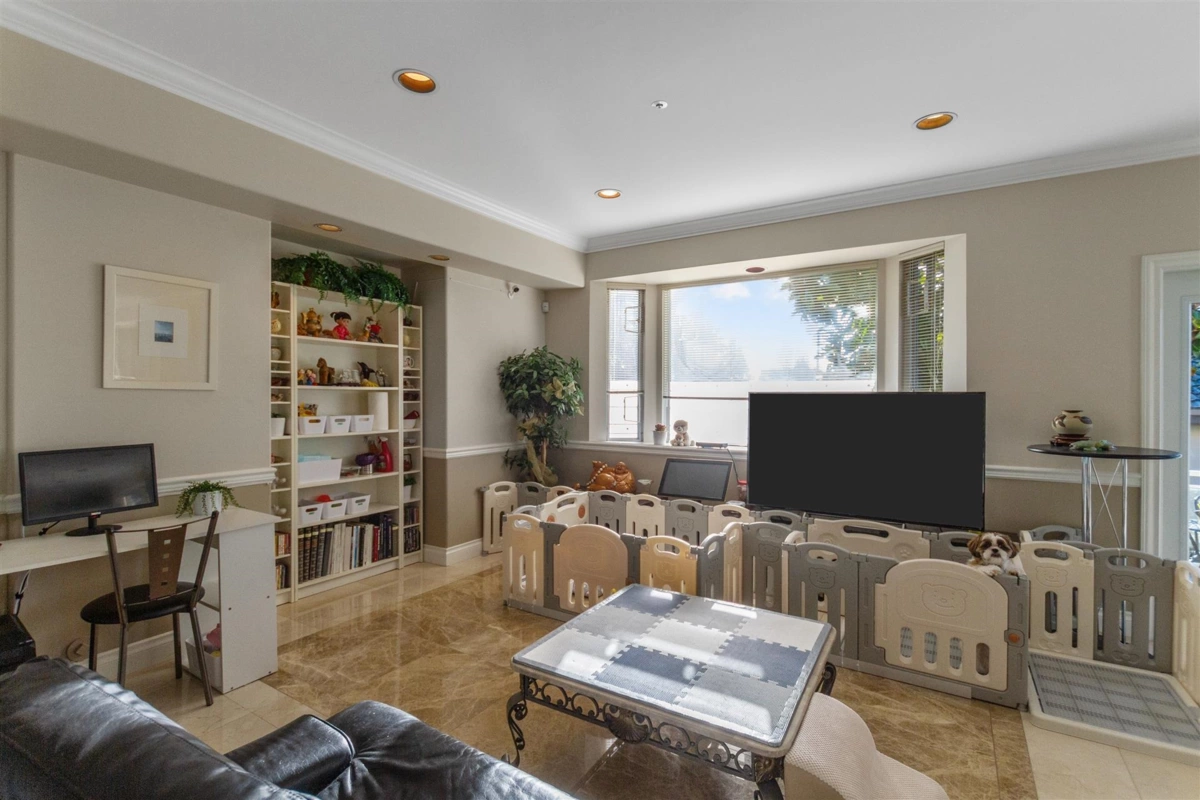 Primary Bedroom Photo of 1028 W 51st Avenue, Vancouver, BC