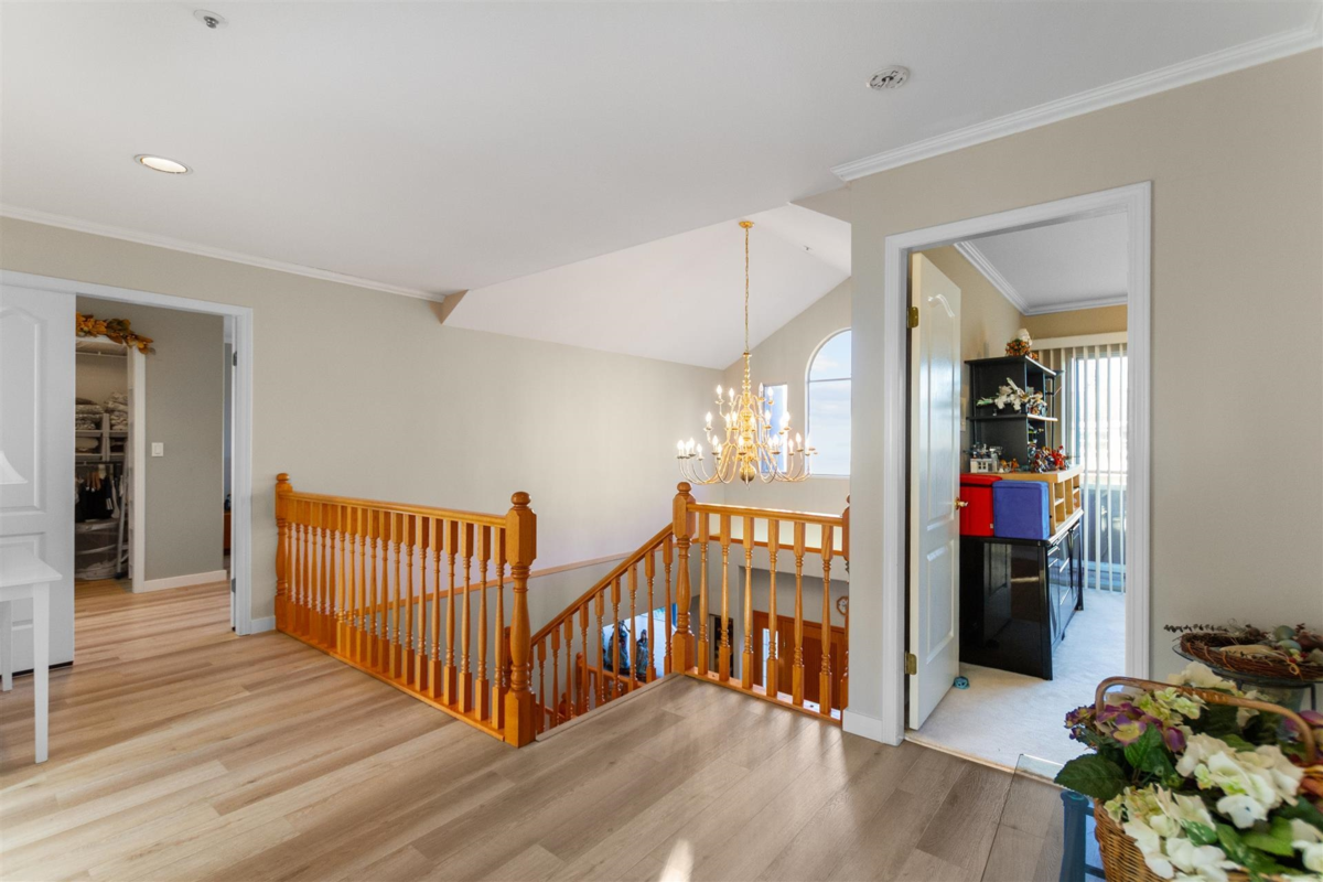 Walk-In Closet Photo of 1028 W 51st Avenue, Vancouver, BC