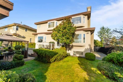 Front Yard Photo of 1028 W 51st Avenue, Vancouver, BC