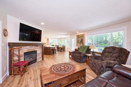 Primary Bedroom Photo of 11 23100 129 Avenue, Maple Ridge, BC