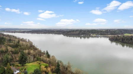 Hot Tub / Spa Photo of 24228 River Road, Maple Ridge, BC