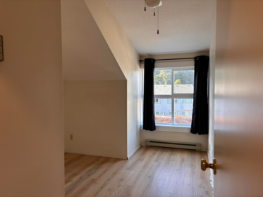 Primary Bedroom Photo of 9 5753 Wharf Avenue, Sechelt, BC