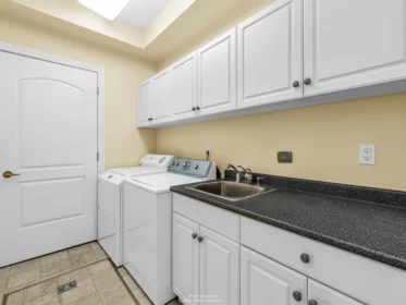 Basement Recreation Room Photo of 563 Esquimalt Avenue, West Vancouver, BC