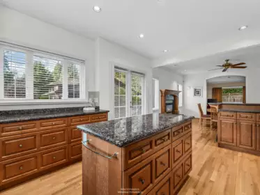 Breakfast Nook Photo of 563 Esquimalt Avenue, West Vancouver, BC