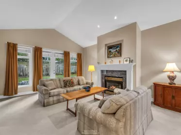 563 Esquimalt Avenue, West Vancouver, BC