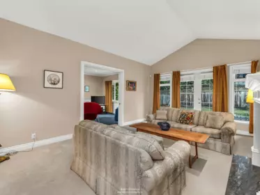 563 Esquimalt Avenue, West Vancouver, BC