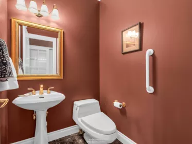 Mudroom Photo of 563 Esquimalt Avenue, West Vancouver, BC