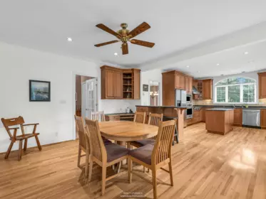 Primary Bedroom Photo of 563 Esquimalt Avenue, West Vancouver, BC