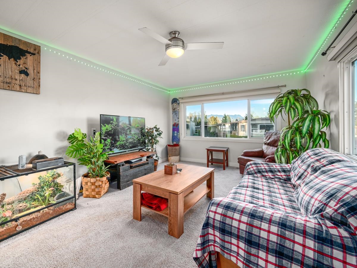 Family Room Photo of 82 19658 Pinyon Lane, Pitt Meadows, BC