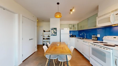 Kitchen Island Photo of 905 66 W Cordova Street, Vancouver, BC