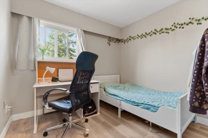 Guest Bathroom Photo of 3174 268 Street, Langley, BC