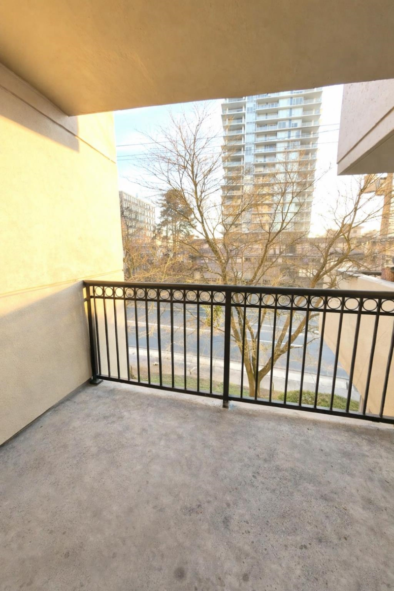Basement Recreation Room Photo of 301 555 Austin Avenue, Coquitlam, BC