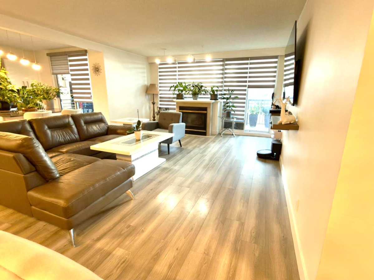 Breakfast Nook Photo of 301 555 Austin Avenue, Coquitlam, BC