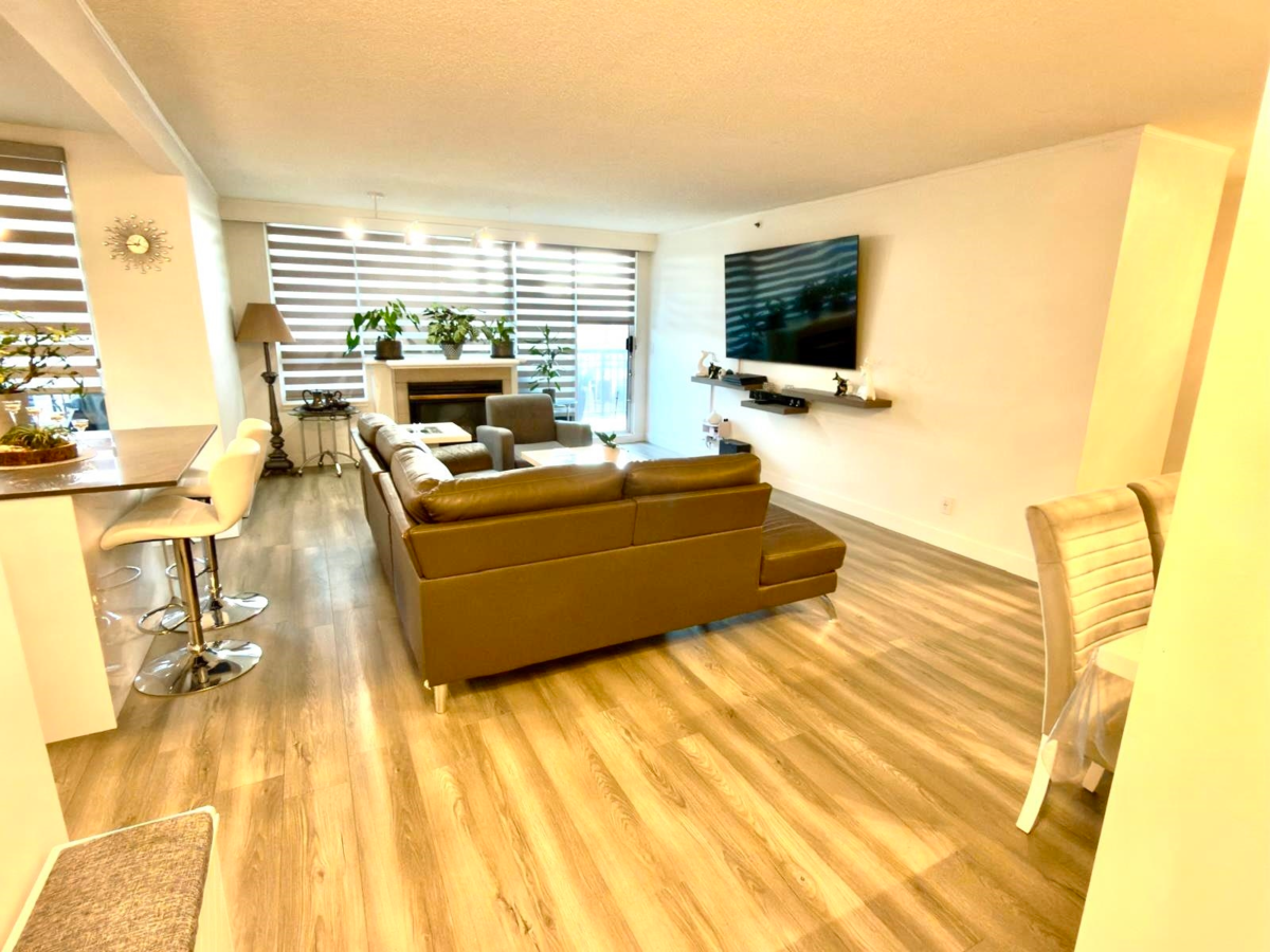 Primary Bathroom Photo of 301 555 Austin Avenue, Coquitlam, BC