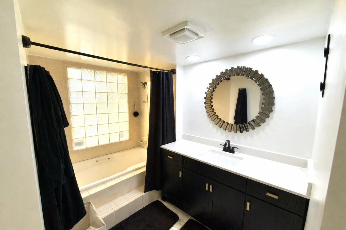 Walk-In Closet Photo of 301 555 Austin Avenue, Coquitlam, BC