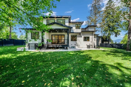Hot Tub / Spa Photo of 10062 174a Street, Surrey, BC