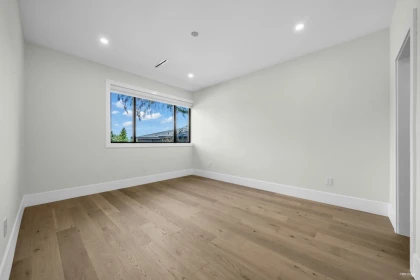 Mudroom Photo of 10062 174a Street, Surrey, BC