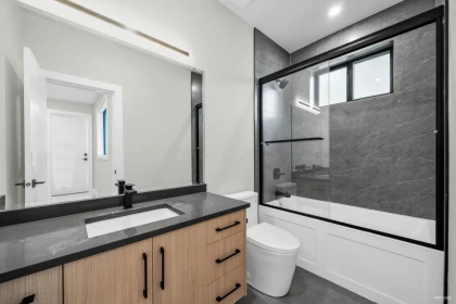 Powder Room Photo of 10062 174a Street, Surrey, BC