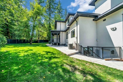 Swimming Pool Photo of 10062 174a Street, Surrey, BC