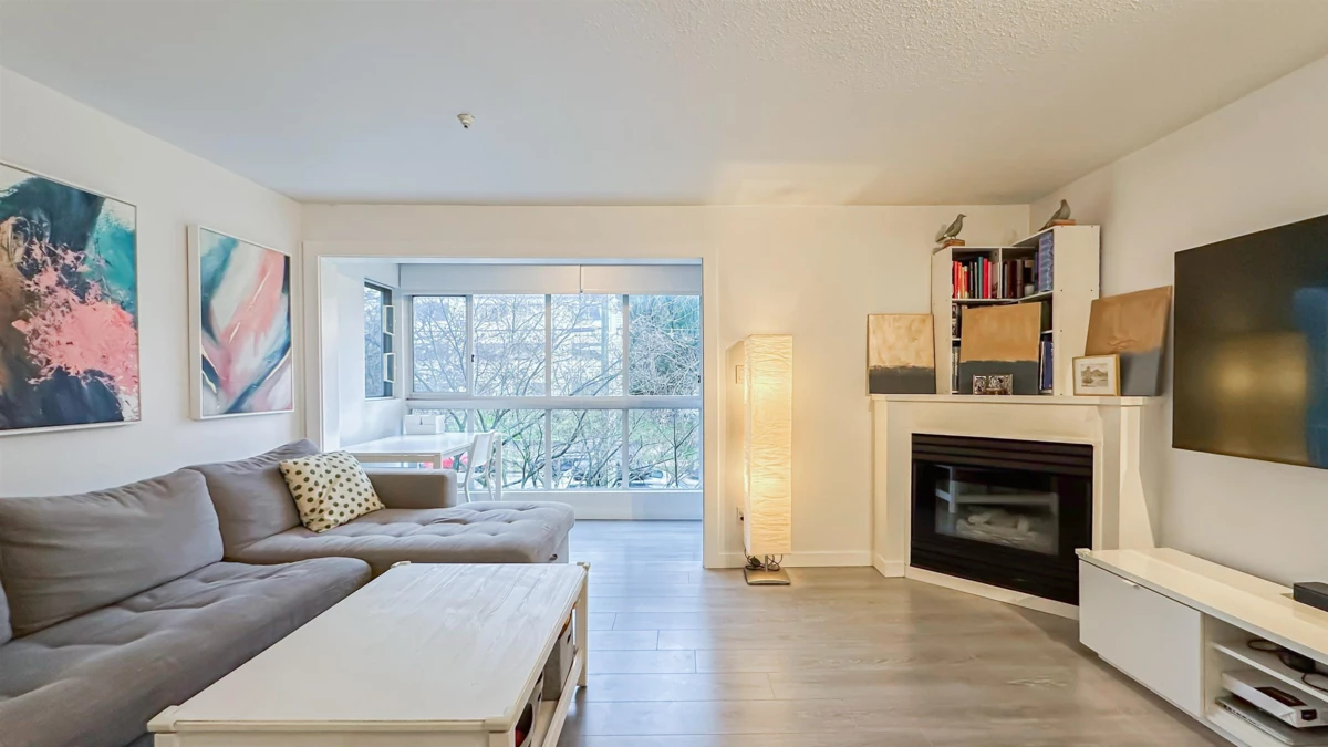 Dining Area Photo of 309 2211 Wall Street, Vancouver, BC