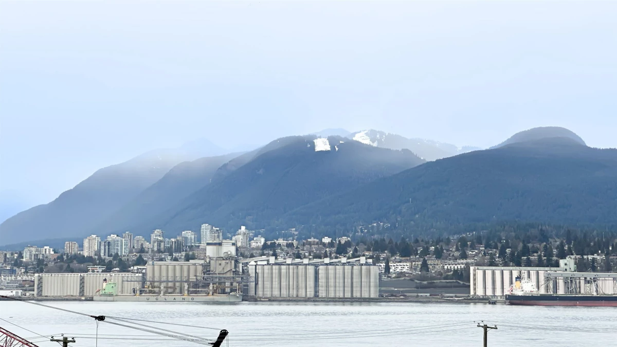 Guest Bathroom Photo of 309 2211 Wall Street, Vancouver, BC