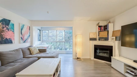 Dining Area Photo of 309 2211 Wall Street, Vancouver, BC