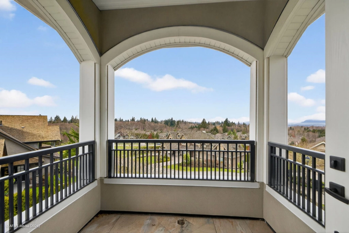 Guest Bathroom Photo of 16166 30b Avenue, Surrey, BC